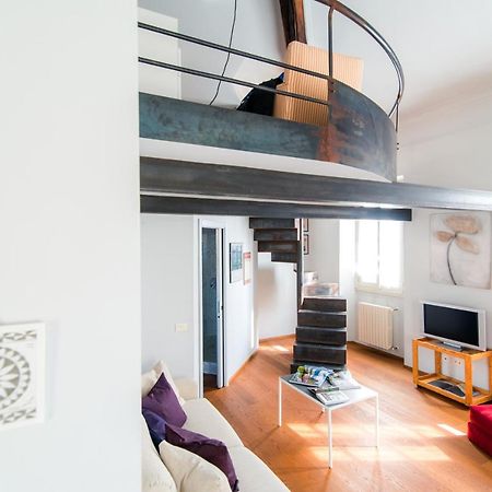 Apartamento Antica Via Volta - The House Of Travelers Como Exterior foto